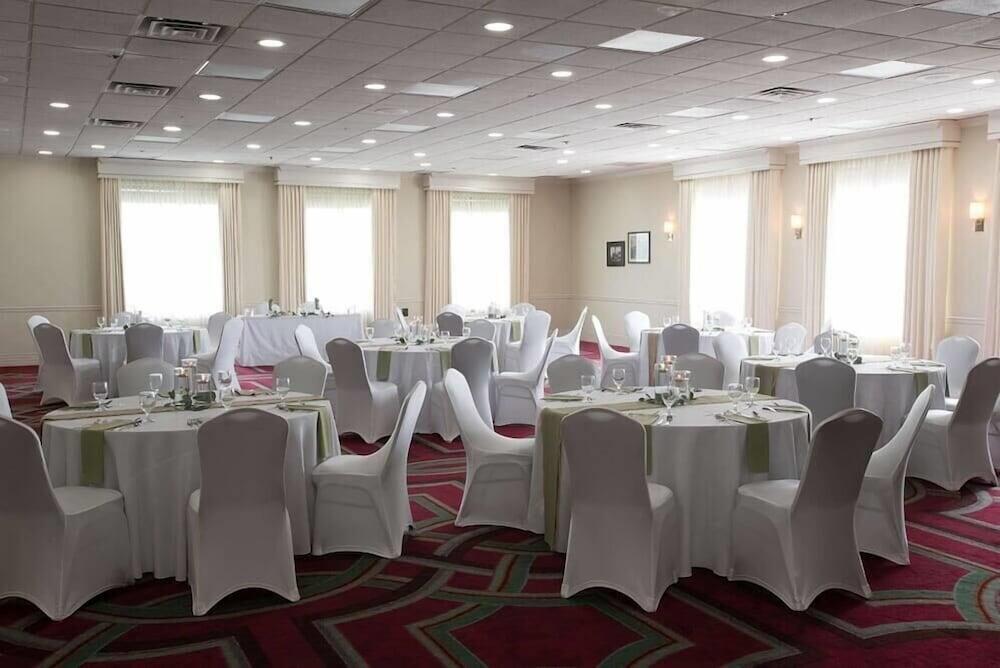 Penn Harris Hotel Harrisburg, Trademark By Wyndham Bagian luar foto