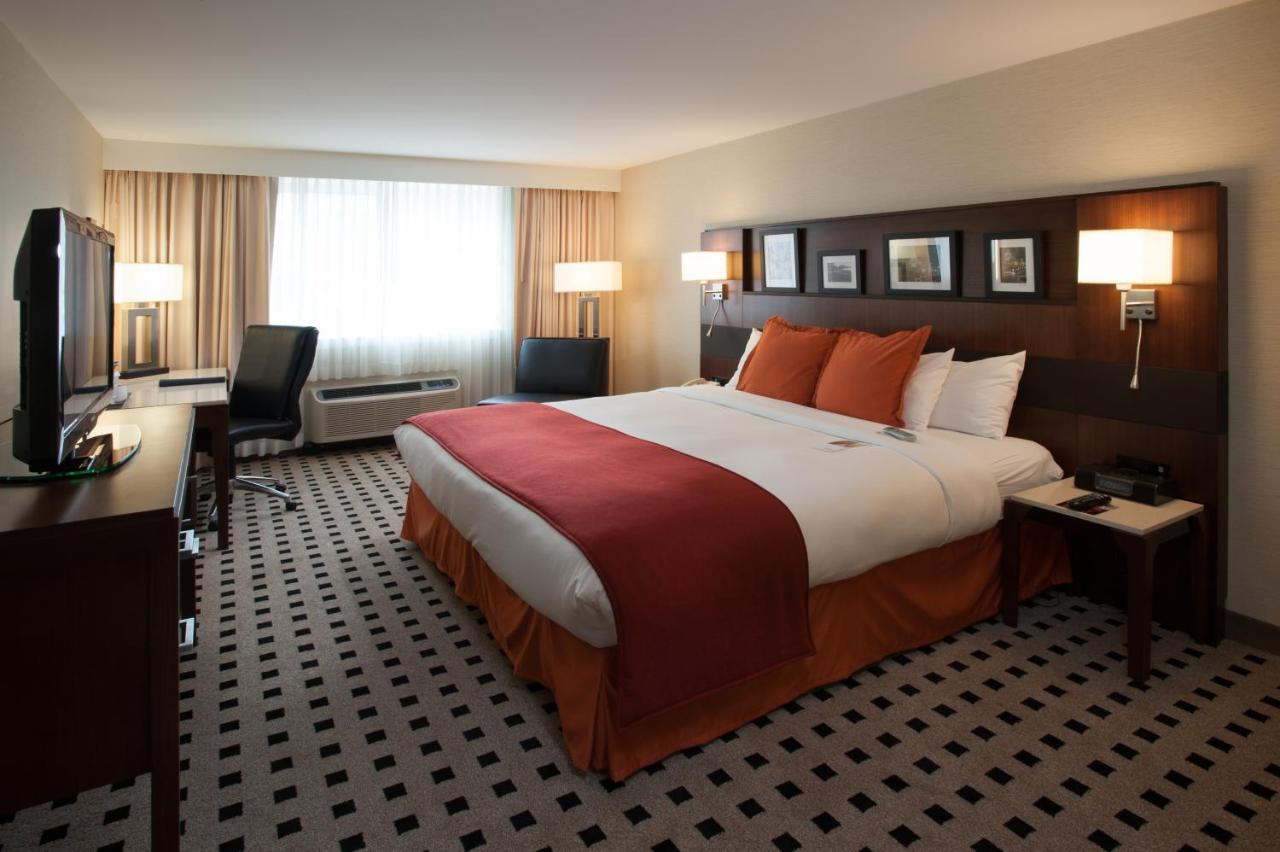 Penn Harris Hotel Harrisburg, Trademark By Wyndham Bagian luar foto
