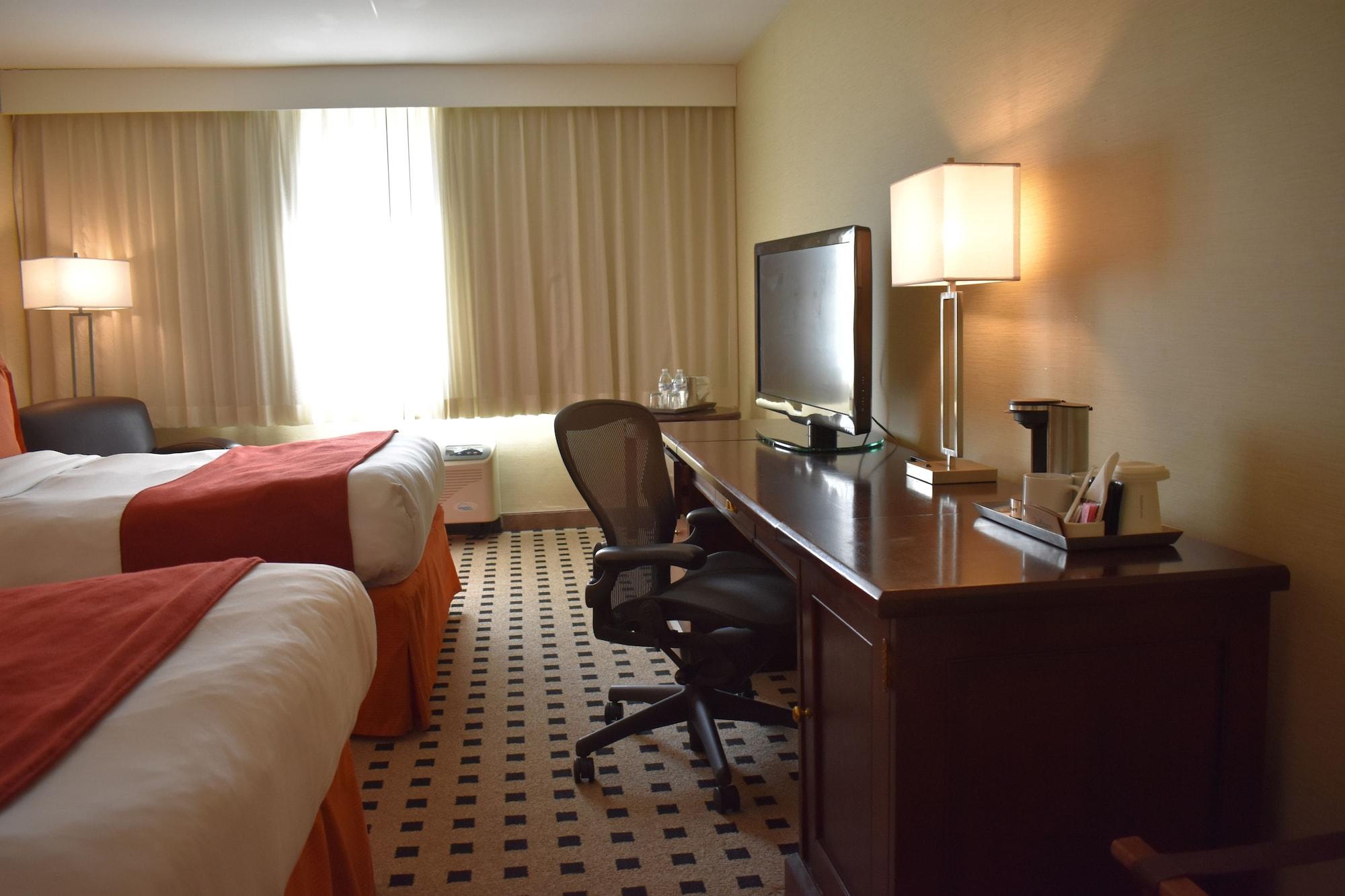 Penn Harris Hotel Harrisburg, Trademark By Wyndham Bagian luar foto