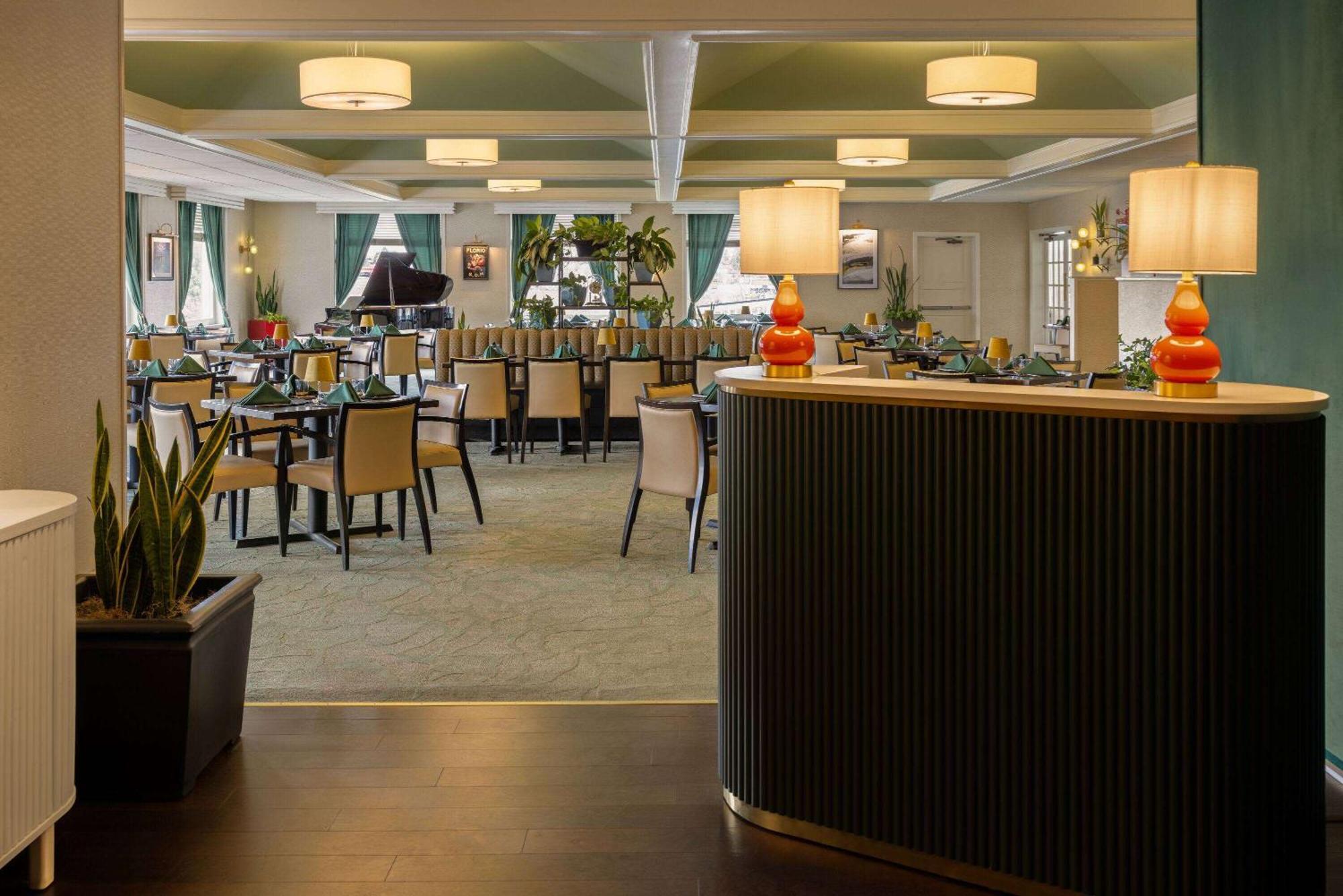 Penn Harris Hotel Harrisburg, Trademark By Wyndham Bagian luar foto