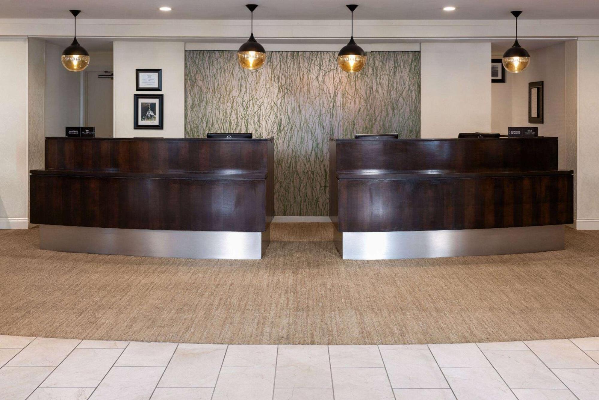 Penn Harris Hotel Harrisburg, Trademark By Wyndham Bagian luar foto