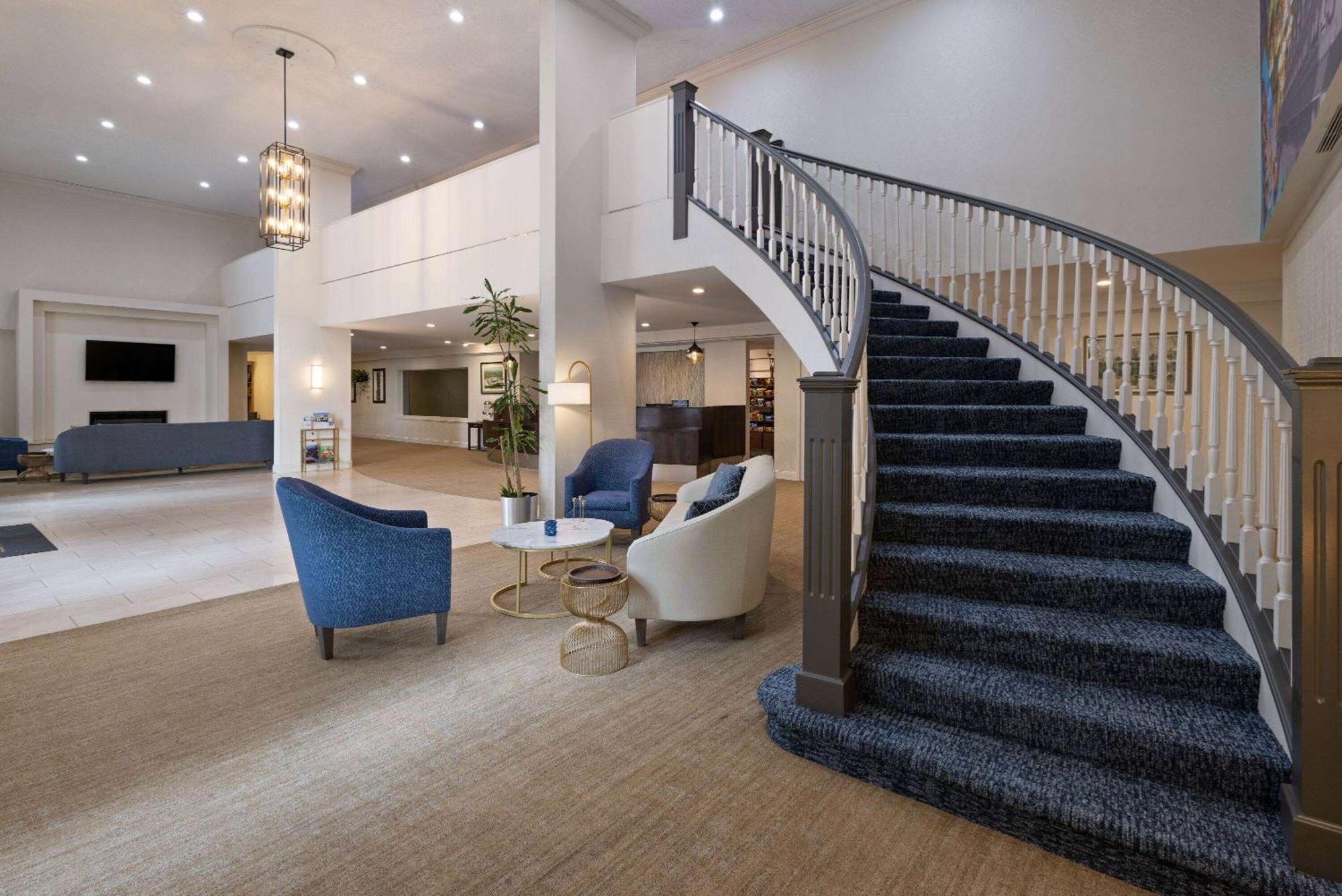 Penn Harris Hotel Harrisburg, Trademark By Wyndham Bagian luar foto